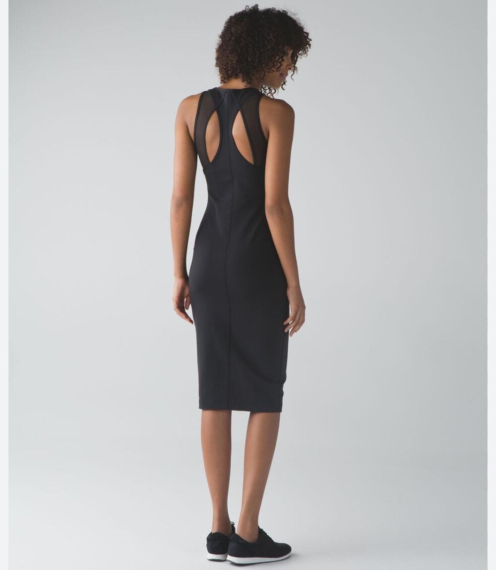 Lululemon Globetrotter Midi Dress Black Sz 4 bodycon capsule wardrobe Athleisure
